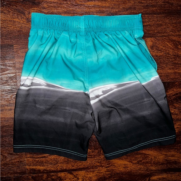 Men’s speedo swim shorts - Picture 2 of 4
